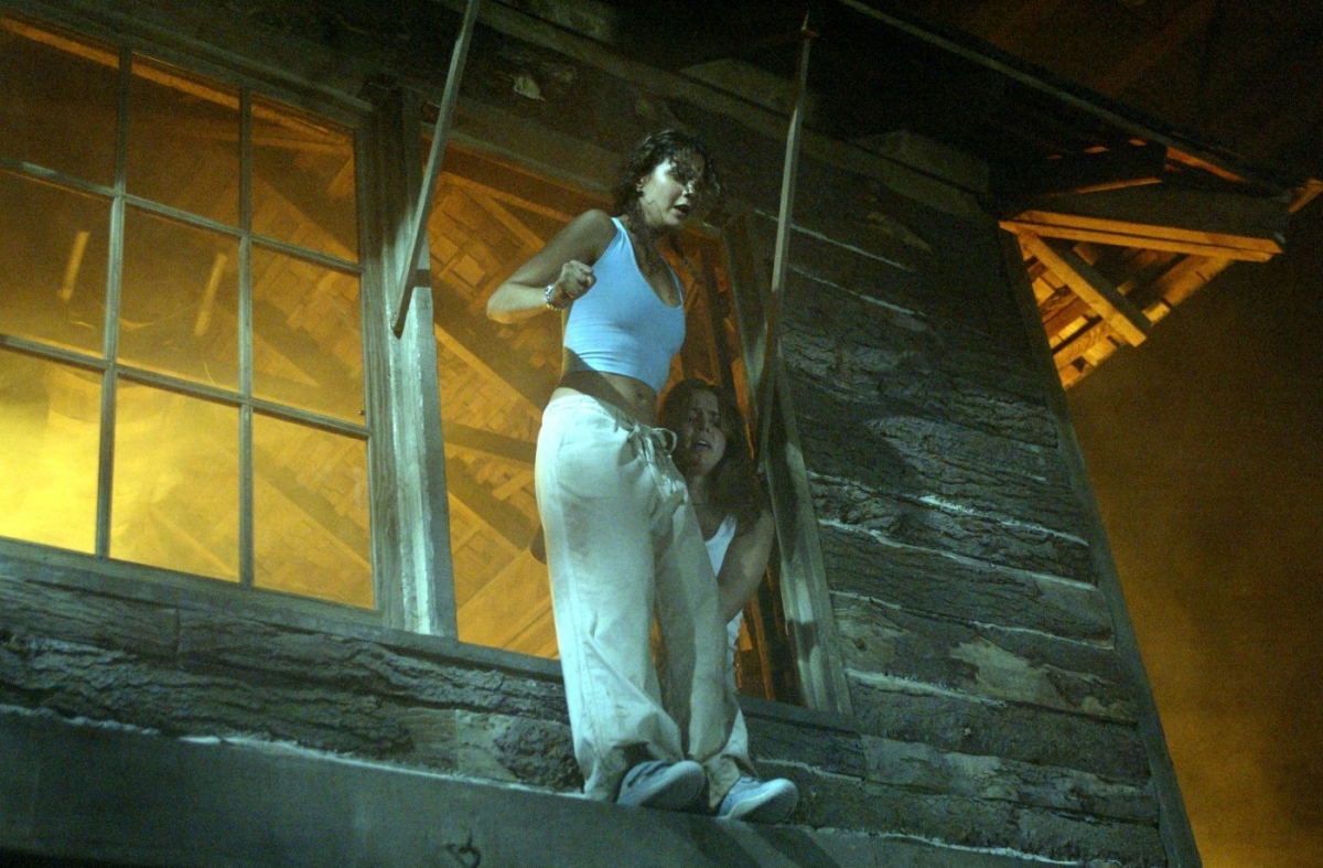 Кадры из Поворот не туда (2003)