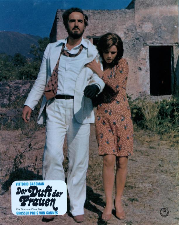 Кадры из Запах женщины (1974)