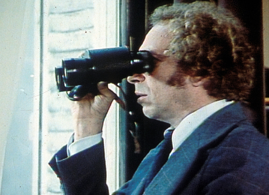 Кадры из Не упускай из виду (1975)
