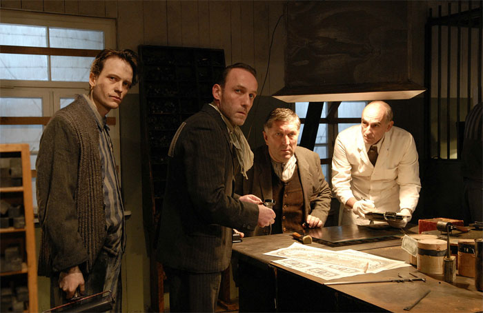 Фальшивомонетчики (2007)