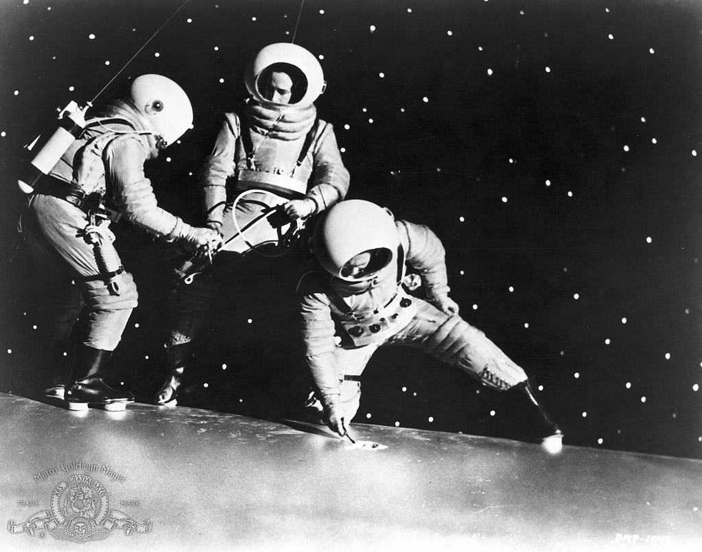 Кадры из Место назначения – Луна (1950)