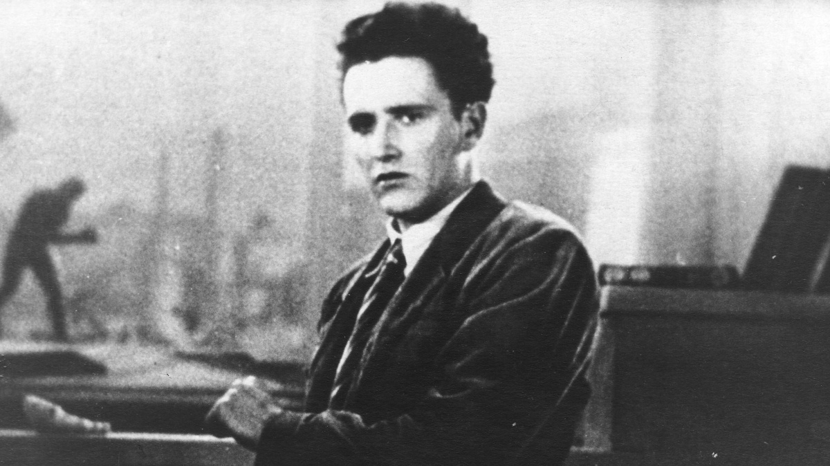 Строгий юноша (1974)