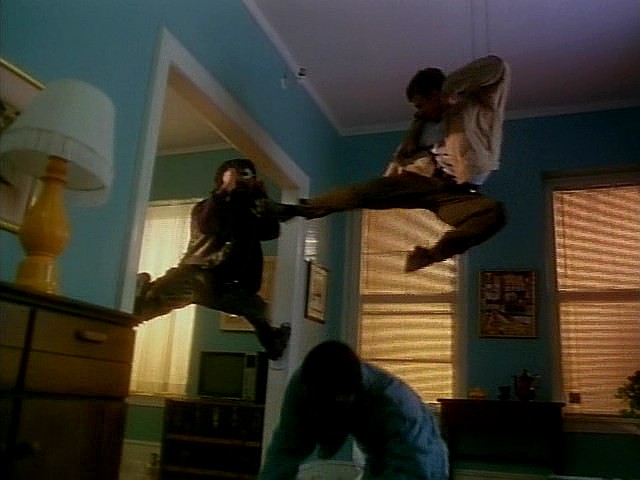 Кадры из Кровавая луна (1999)