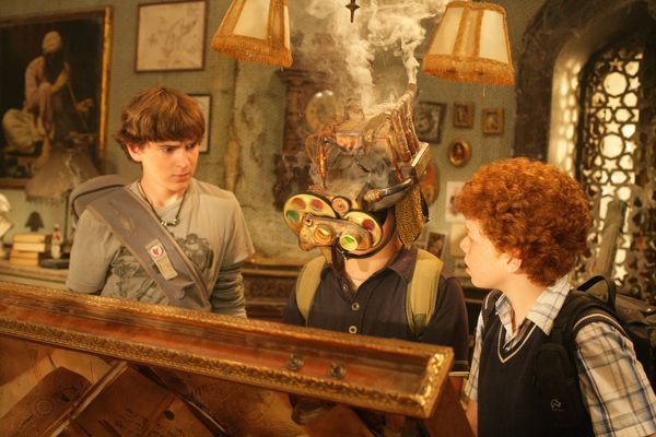 Кадры из Три сыщика и тайна замка ужасов (2009)