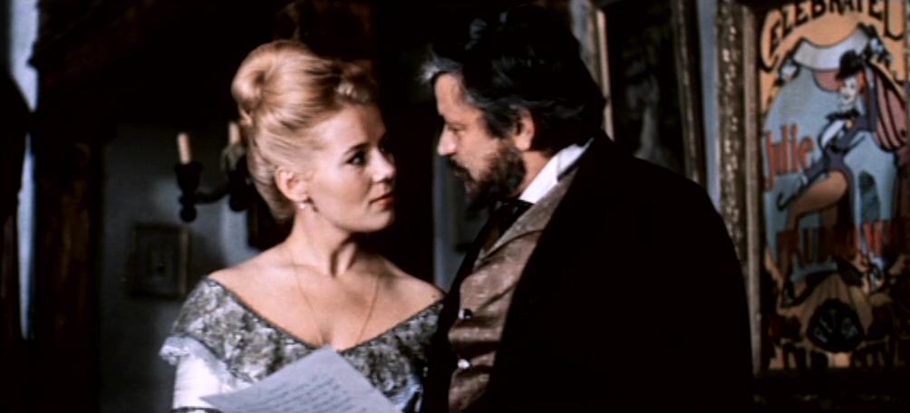 Кадры из Вооружен и очень опасен (1978)