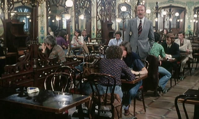 Кадры из Беги за мной, чтобы я тебя поймала (1976)