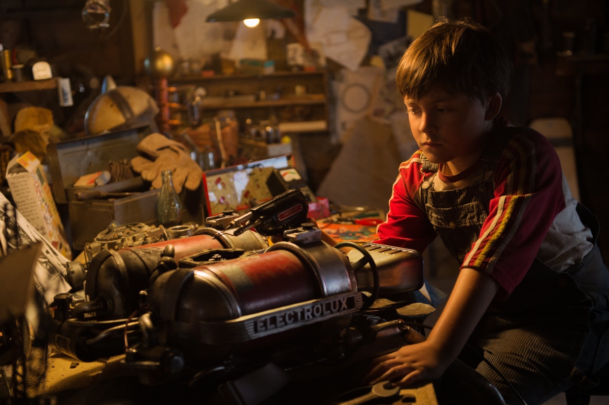 Кадры из Земля будущего (2015)