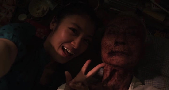 Кадры из Благодарный мертвец (2013)