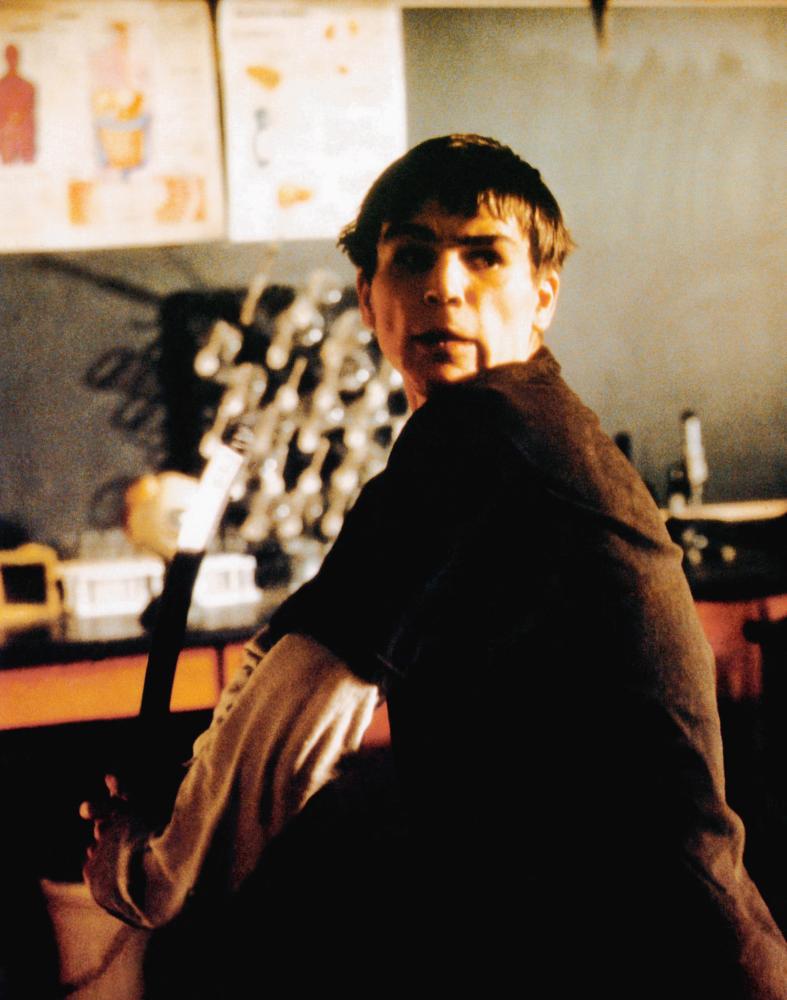 Кадры из Факультет (1998)