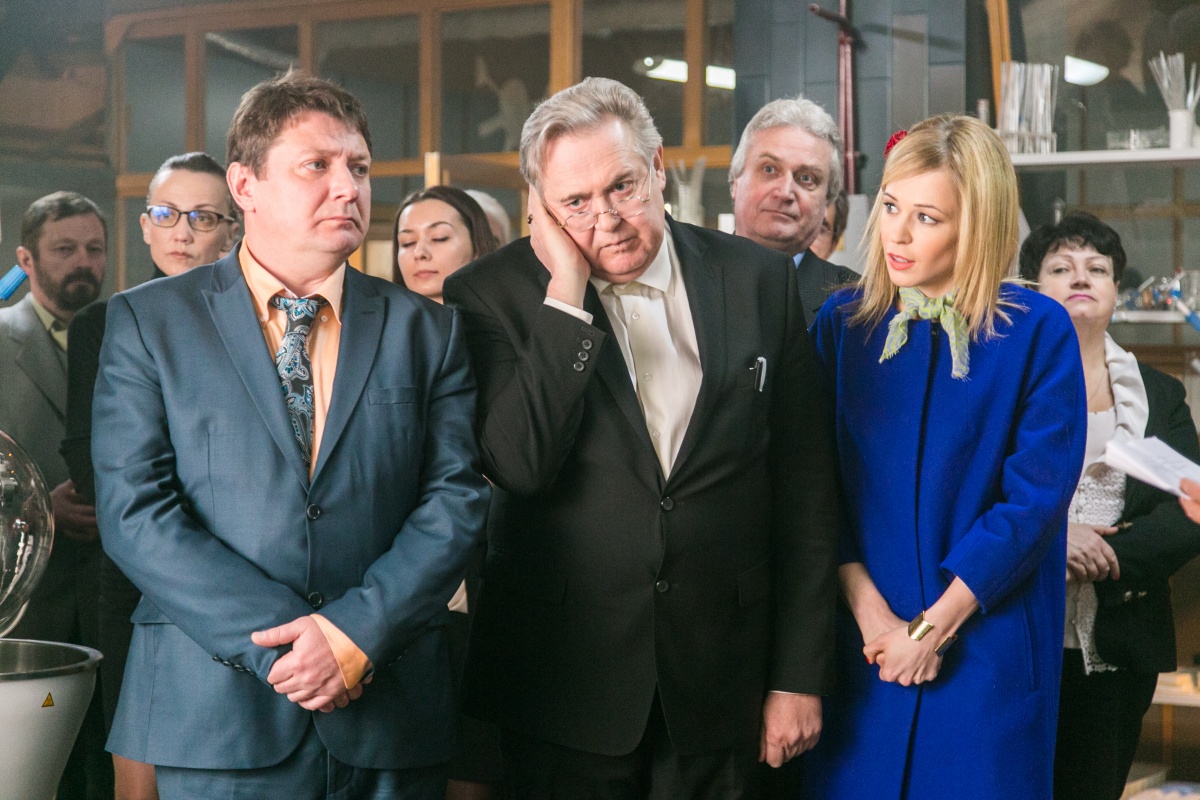 Кадры из Мини Макс / Приключения чокнутого профессора (2021)