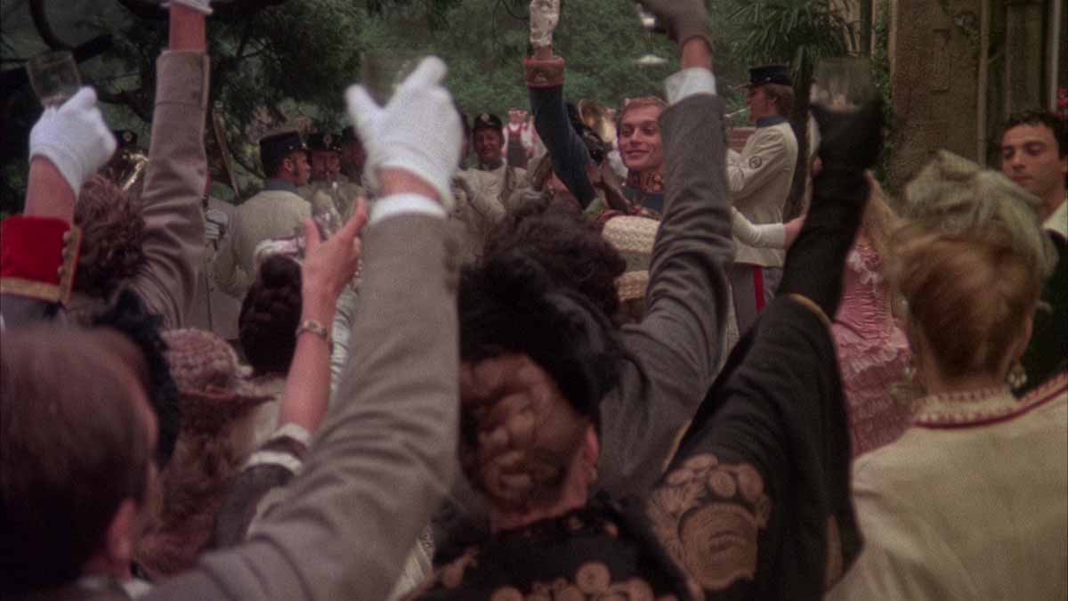 Кадры из Частные пороки, общественные добродетели (1976)