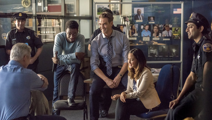 Ешь, пей и умри: Детективная загадка для гурманов (2017)