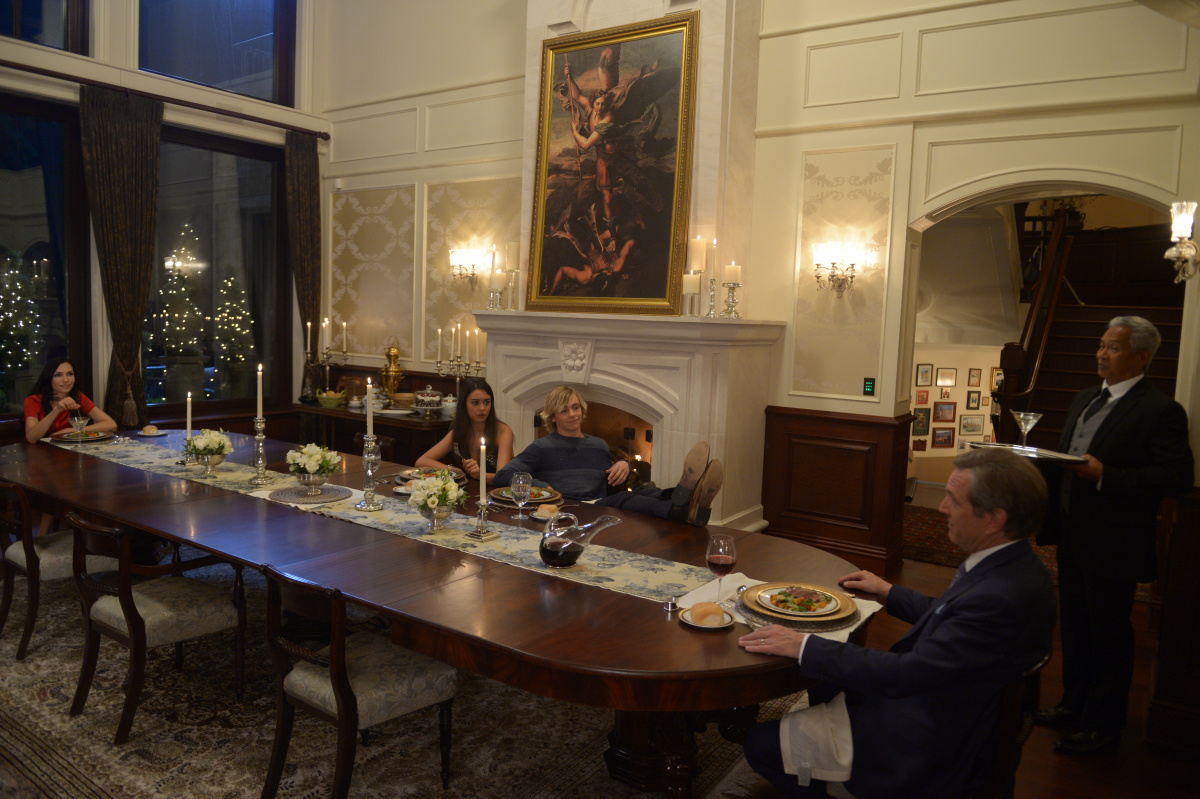 Кадры из Статус: Обновлен (2019)