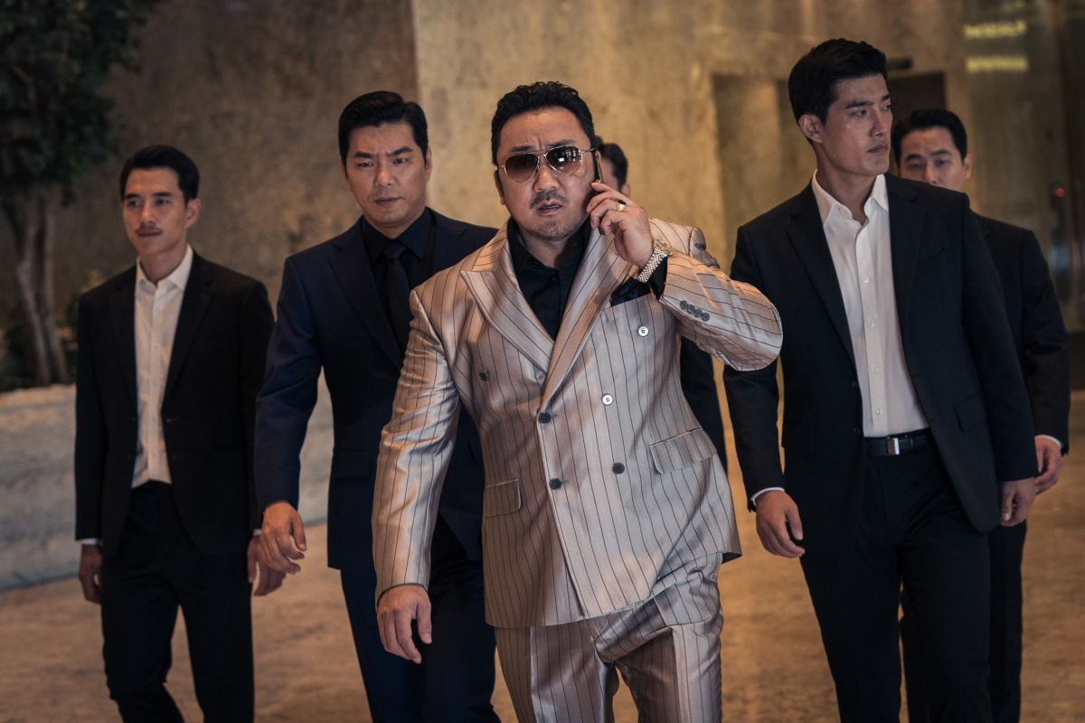 Кадры из Гангстер, коп и дьявол (2019)