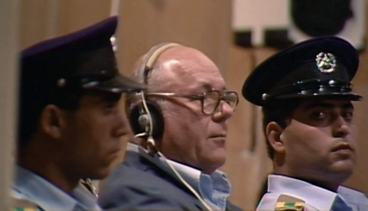 Дьявол по соседству (2019)