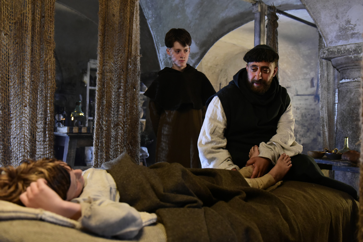 Кадры из Нарцисс и Златоуст (2020)