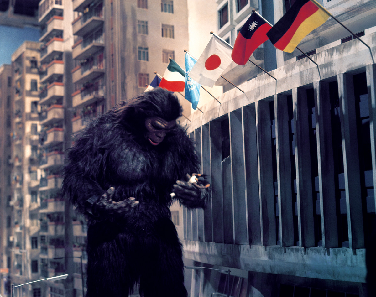 Могучий пекинец (1977)